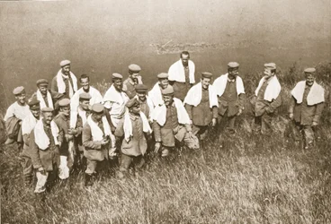 Défilé de baignade, Dorchester, illustration de Prisonniers allemands en Grande-Bretagne